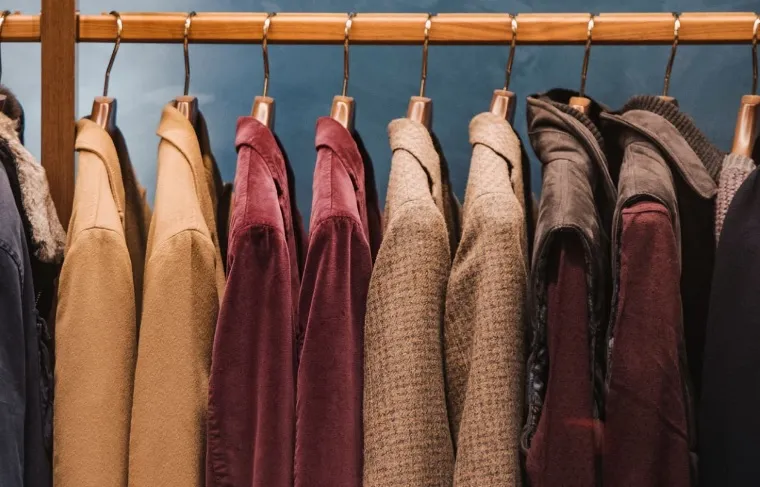 Jak dobrać szafy do stylu aranżacji sypialni