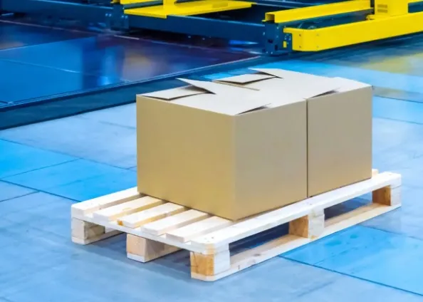 Jak brak buforów i zła logika przenośników powodują, że paletyzator łapie przestoje mimo sprawnej mechaniki?