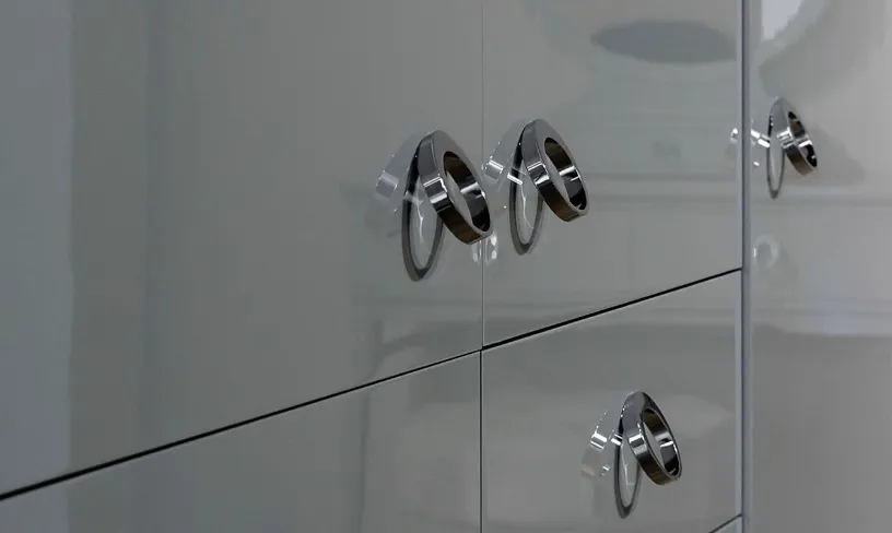 Czy nowe fronty meblowe wystarczy dopasować do blatów, aby uzyskać spójny efekt?